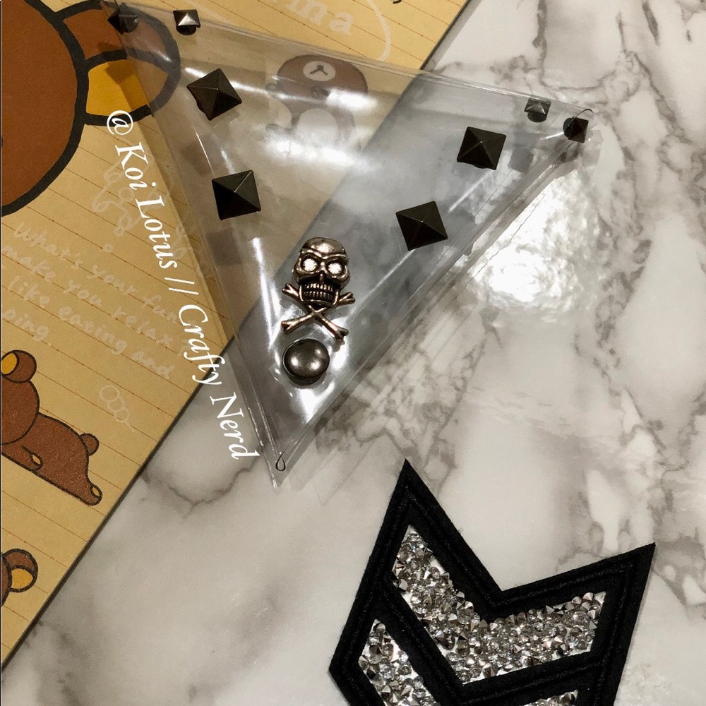 Triangle Skull Pouch